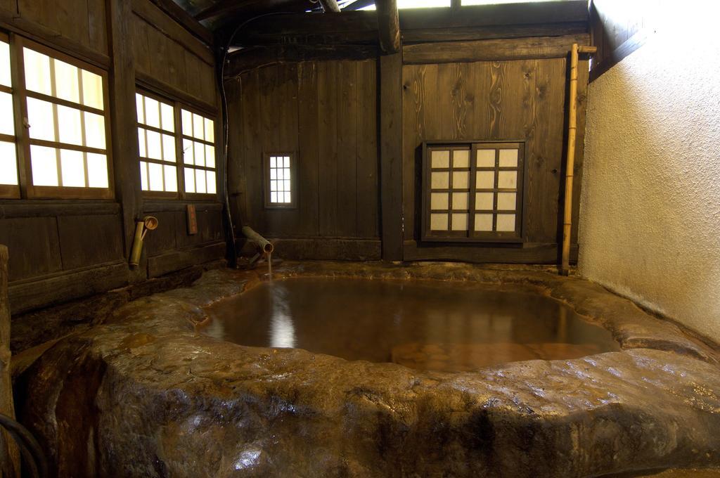 Kurokawa Onsen Yama No Yado Shinmeikan Minamioguni Buitenkant foto